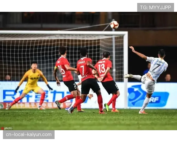 保级关键战：阿尔梅里亚对阵格拉纳达，两队均急需三分